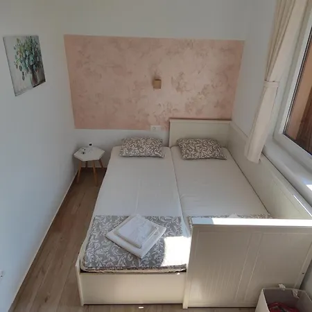 Dide House Apartament *