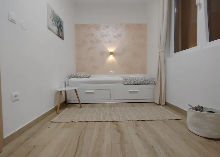 Dide House 비오그라드나모루