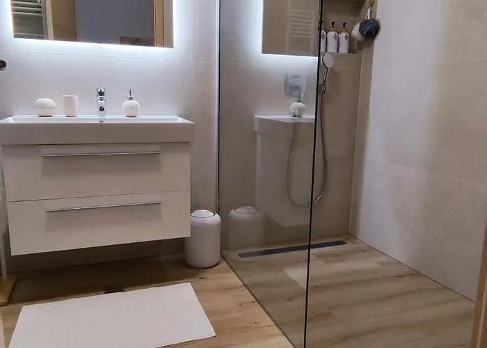 Dide House 비오그라드나모루