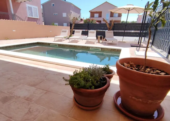 Dide House بيوغْغاد نا موغو