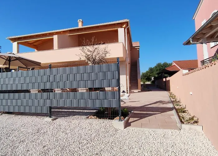 Dide House بيوغْغاد نا موغو